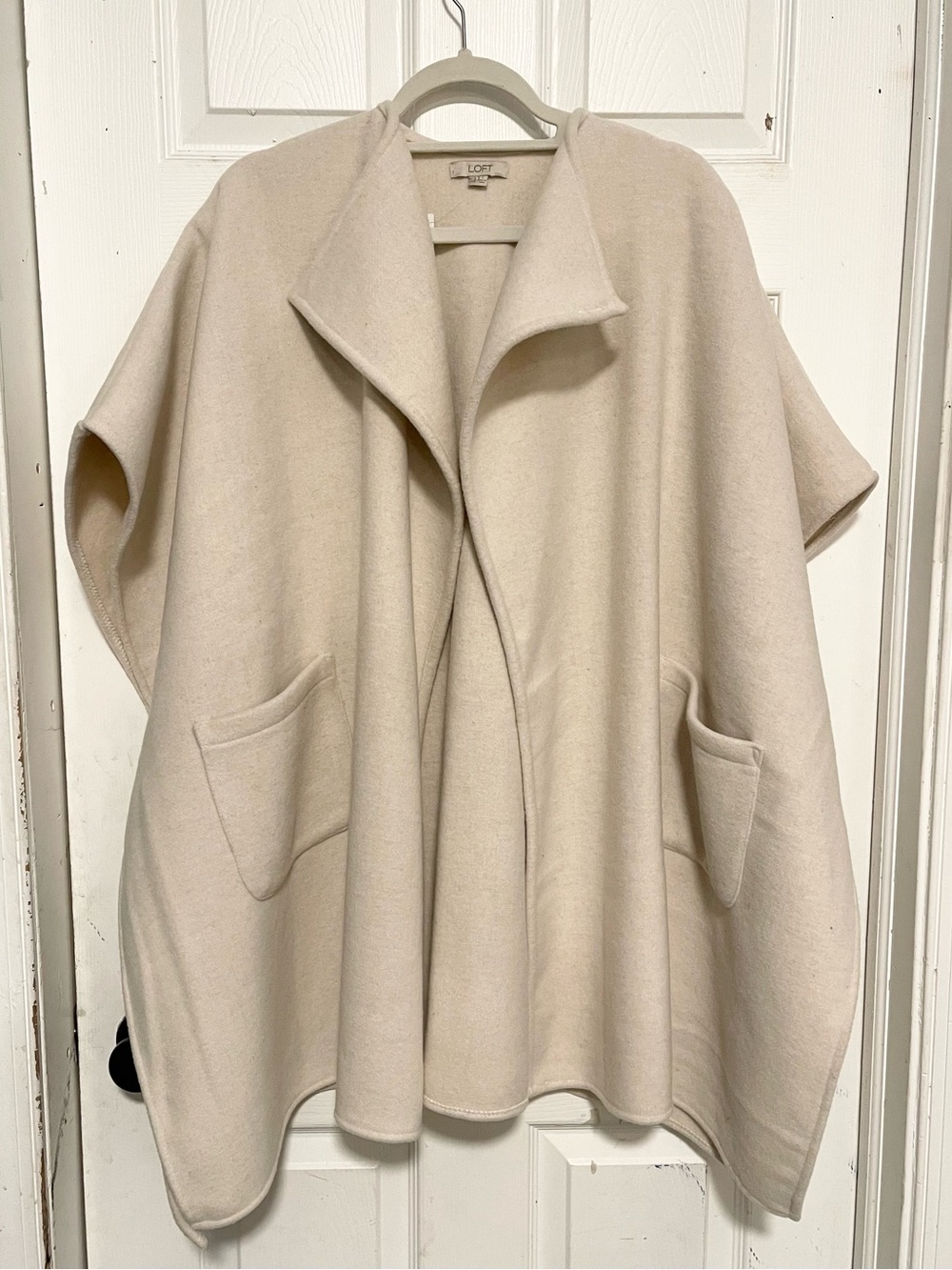 LOFT cream colored open front cape jacket size M/L
